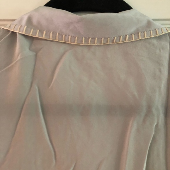 Silk Club Monaco powder blue sleeveless blouse - Picture 5 of 5